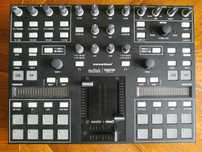 Novation TWITCH|Traktor & Serato DJ Controller