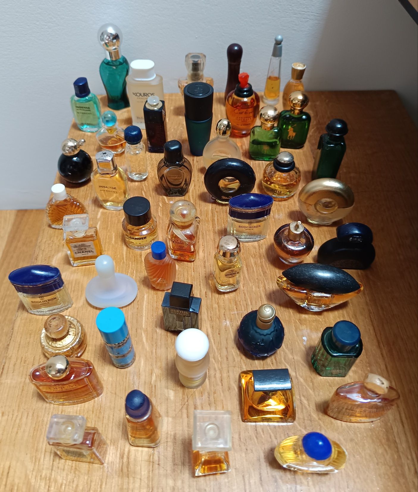 Coleção de miniaturas de perfumes