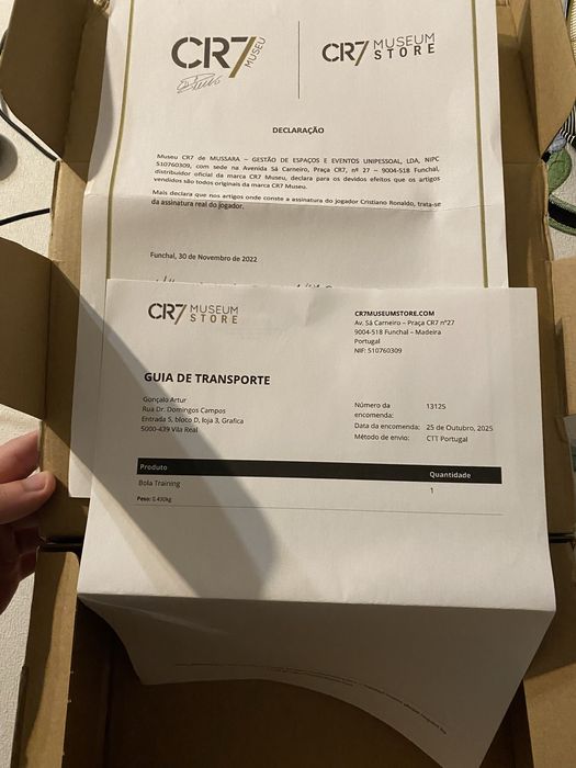 Bola assinada CR7