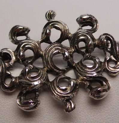 Srebrna broszka ciekawy wzór sygn. B.A.S (Blachian Antik Schmuck)