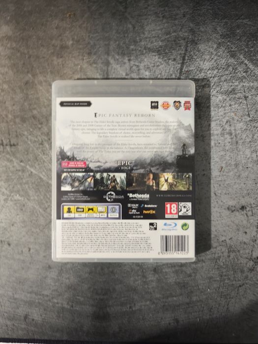 PS3 Grand Theft Auto V e PS3 The Elder Scrolls V: Skyrim