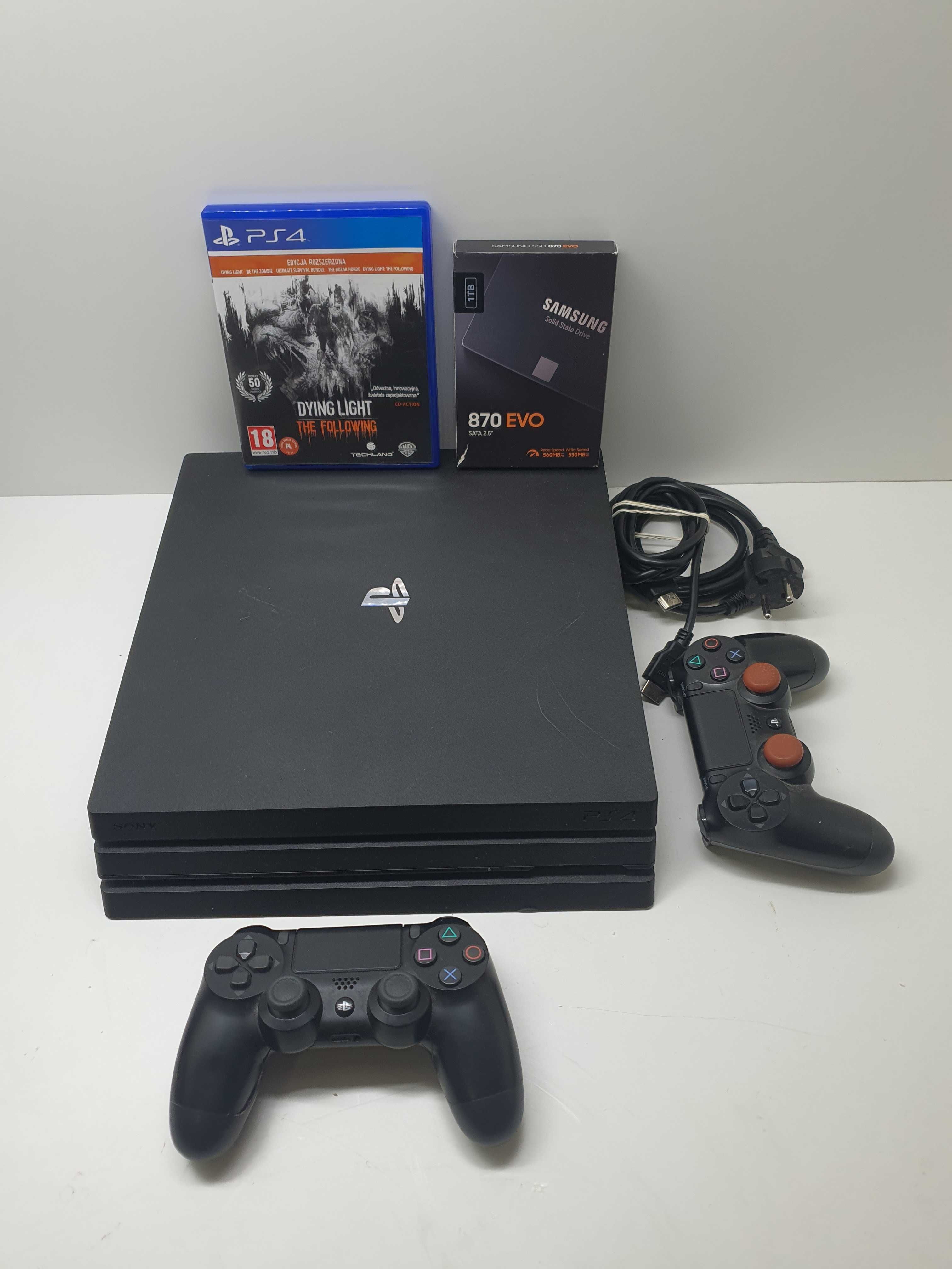 Konsola PS4 Playstation 4 Pro + 2 pady + SSD 870EVO 1TB + gra + kable