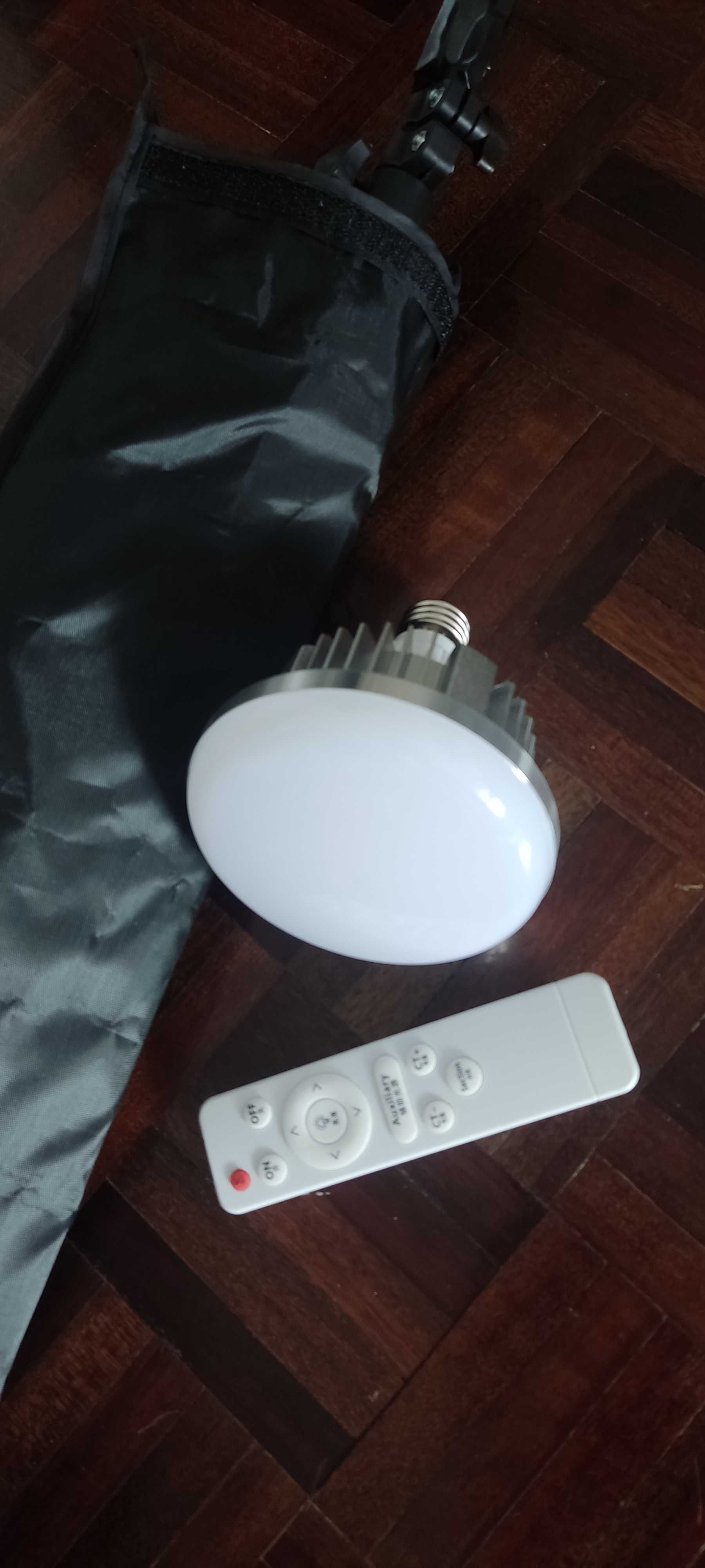 Foco luz , lâmpada, tripé, com comando e bolsa