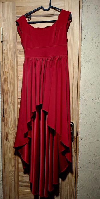 Випускне плаття , сукня з голою спинкою