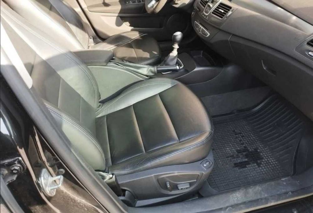 Renault Laguna lll 2008 1.5dci 6ст мех кожа чёрная на чёрном