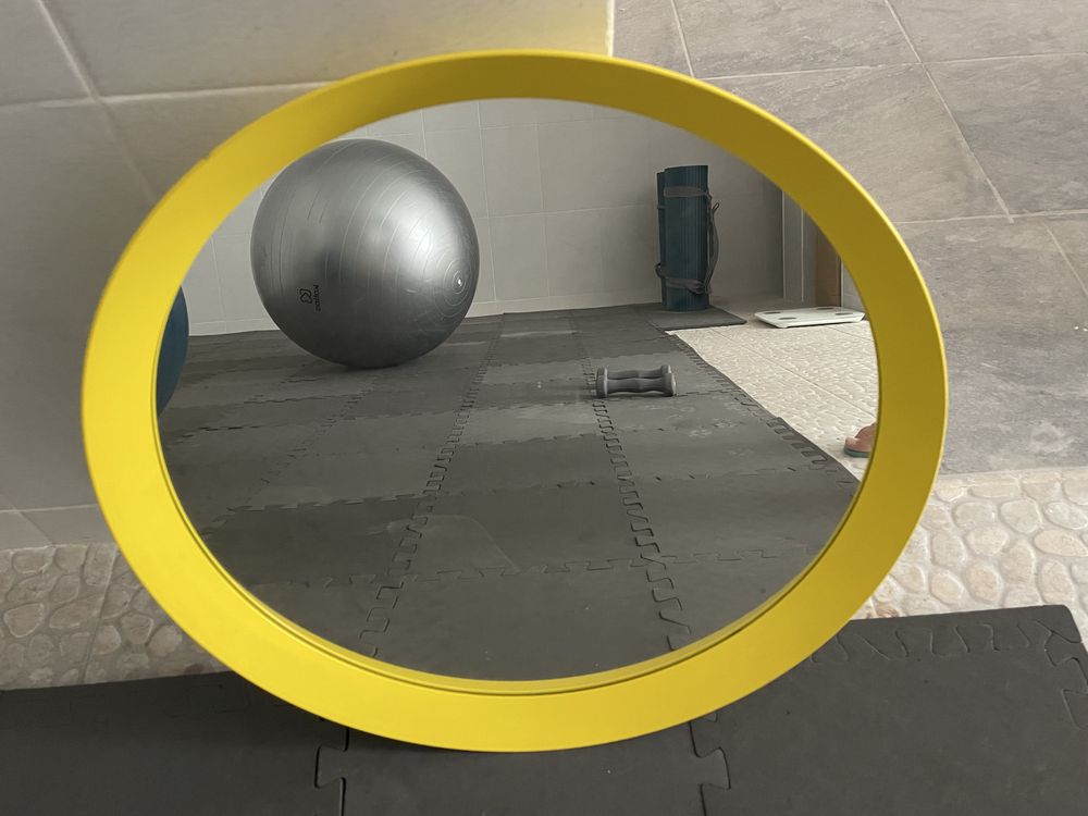 Espelho Ikea amarelo