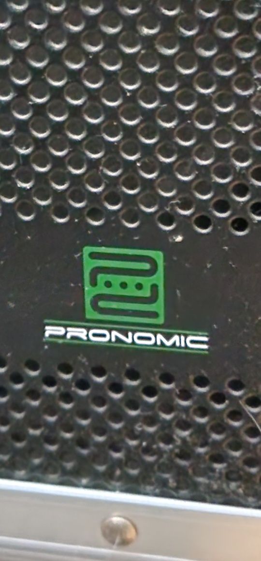 Wzmacniacz przenośny Pronomic do grania i karaoke z akumulatorem