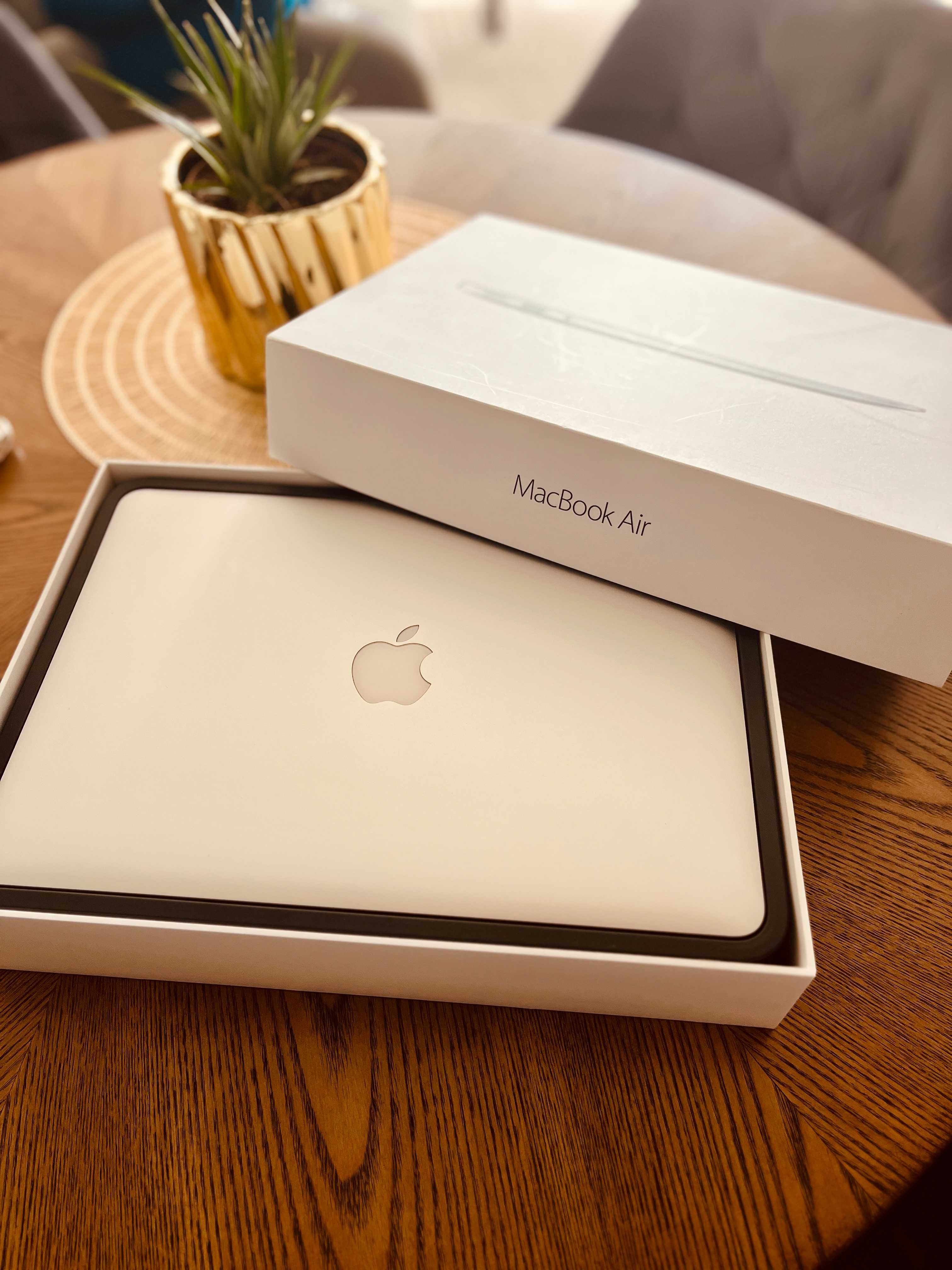 MacBook Air 13 A1466