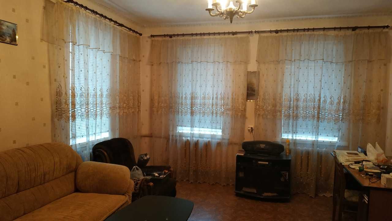 Дом на Немышле возле метро