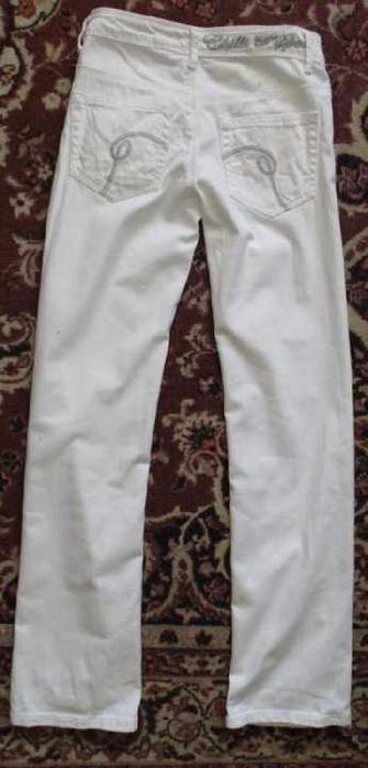 Фірмові,білі джинси,брюки,класика,40-42р з вишивкою