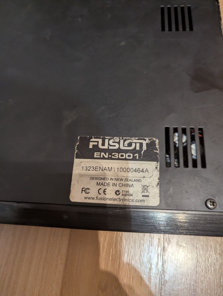 Subwoofer JBL CS1204B + wzmacniacz Fusion EN-3001