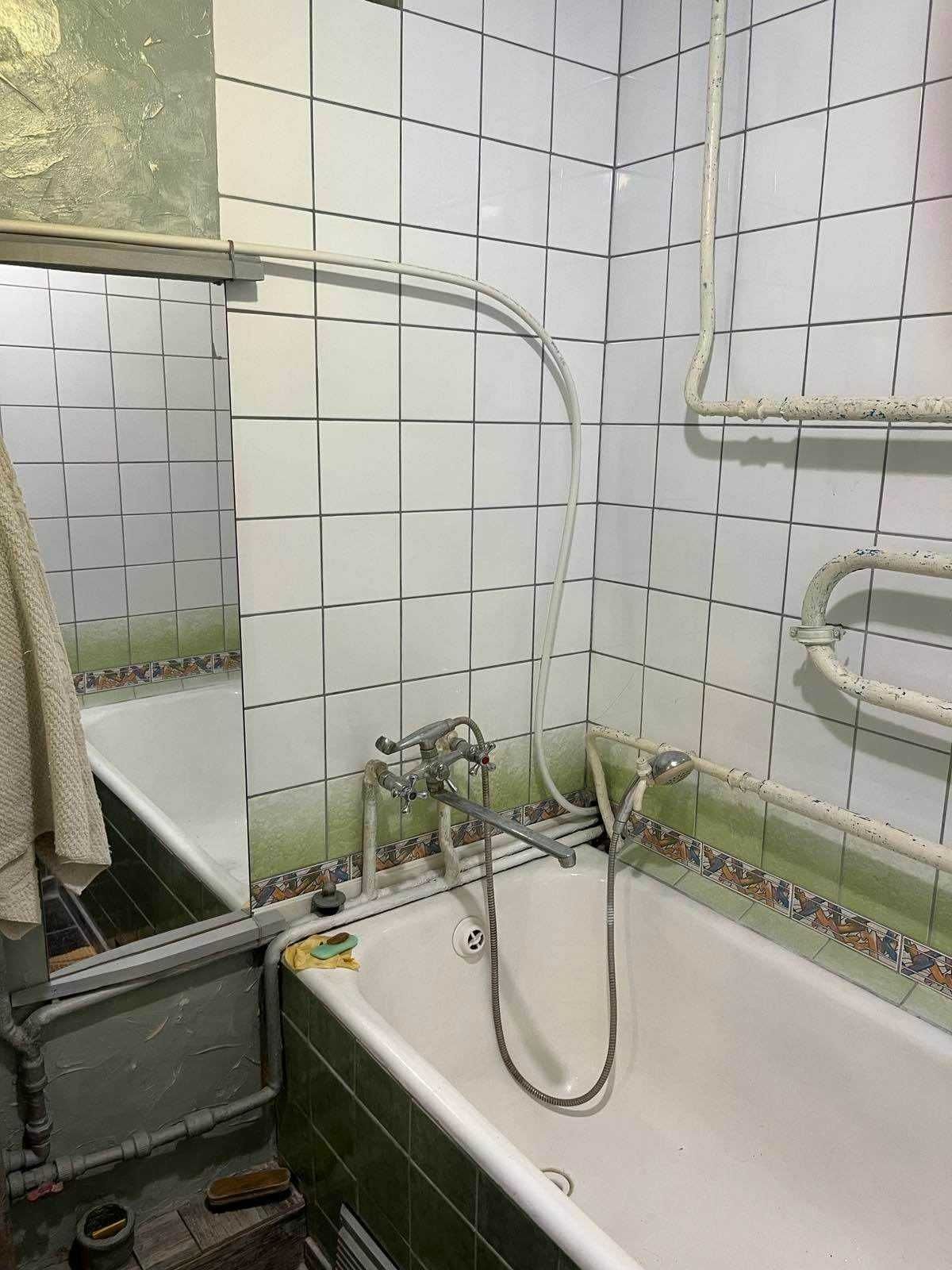 Продам квартиру 2 х комнатную на Гвардейской этаж 1/5 дома кирпич