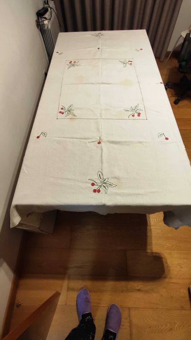 Toalha de linho antigo bordada à mao