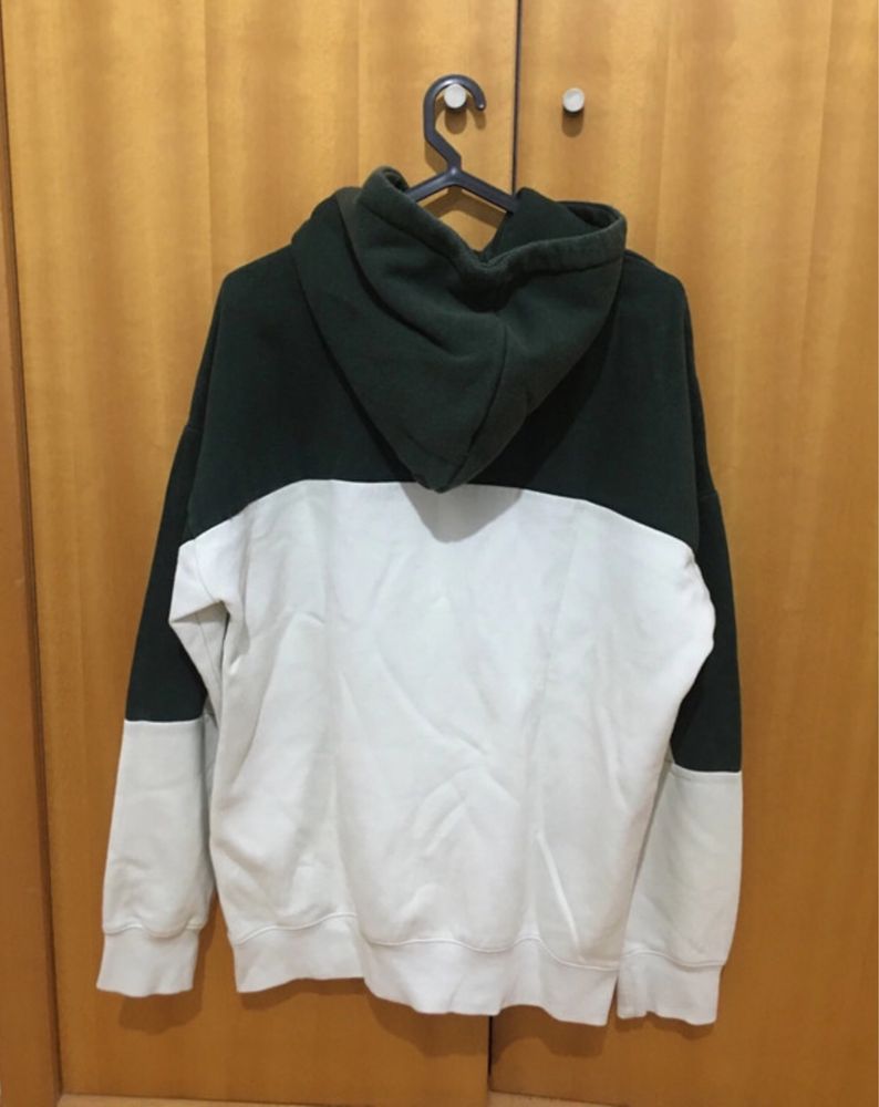 Sweat verde e branca da Bershka