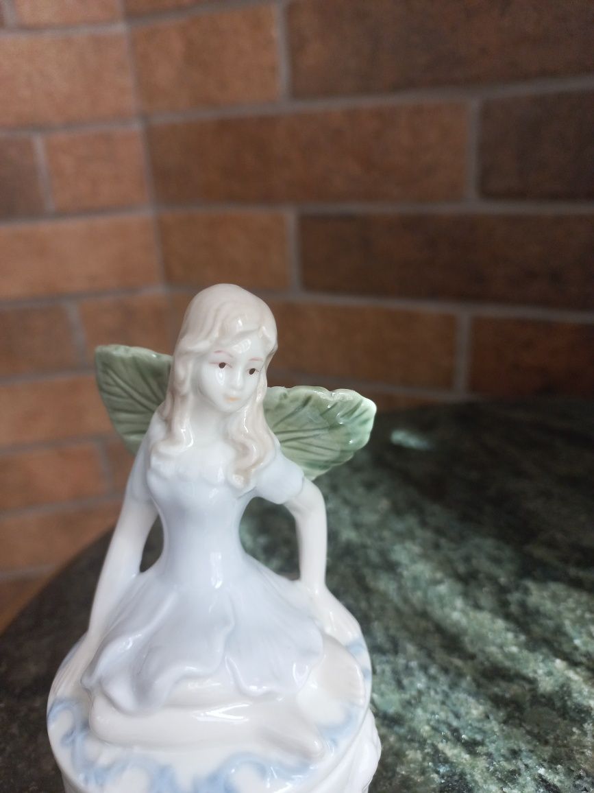 Скринька Квіткова фея в стилі Lladro NAO