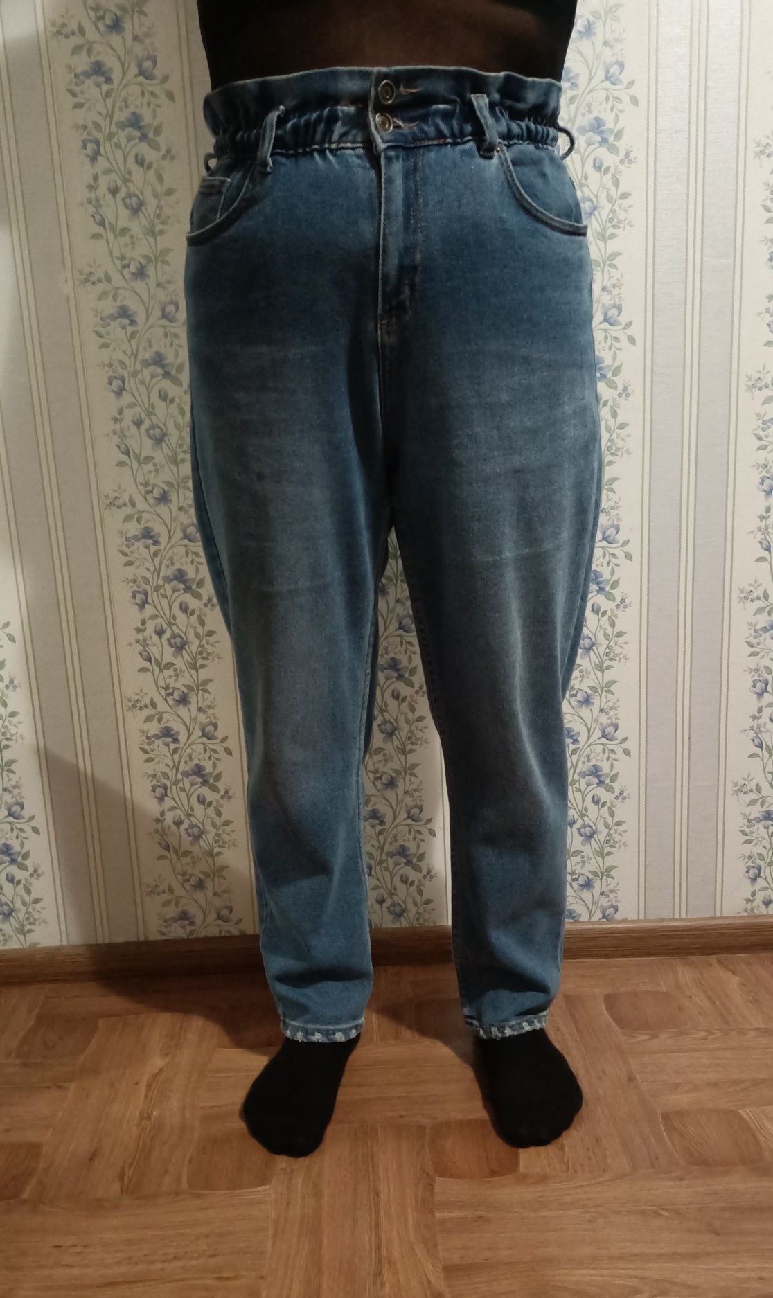 Сині нові джинси