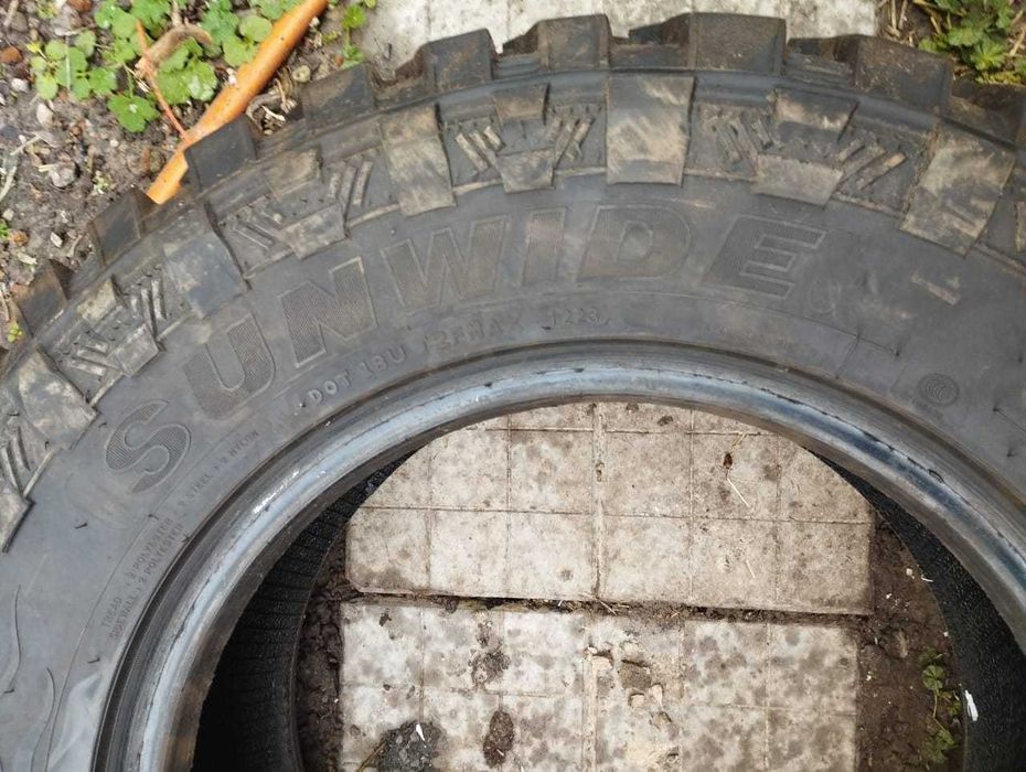 Грязьові, болотні шини для бездоріжжя і для асфальту R16