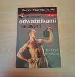 Jak ćwiczyć z odważnikami kulowymi