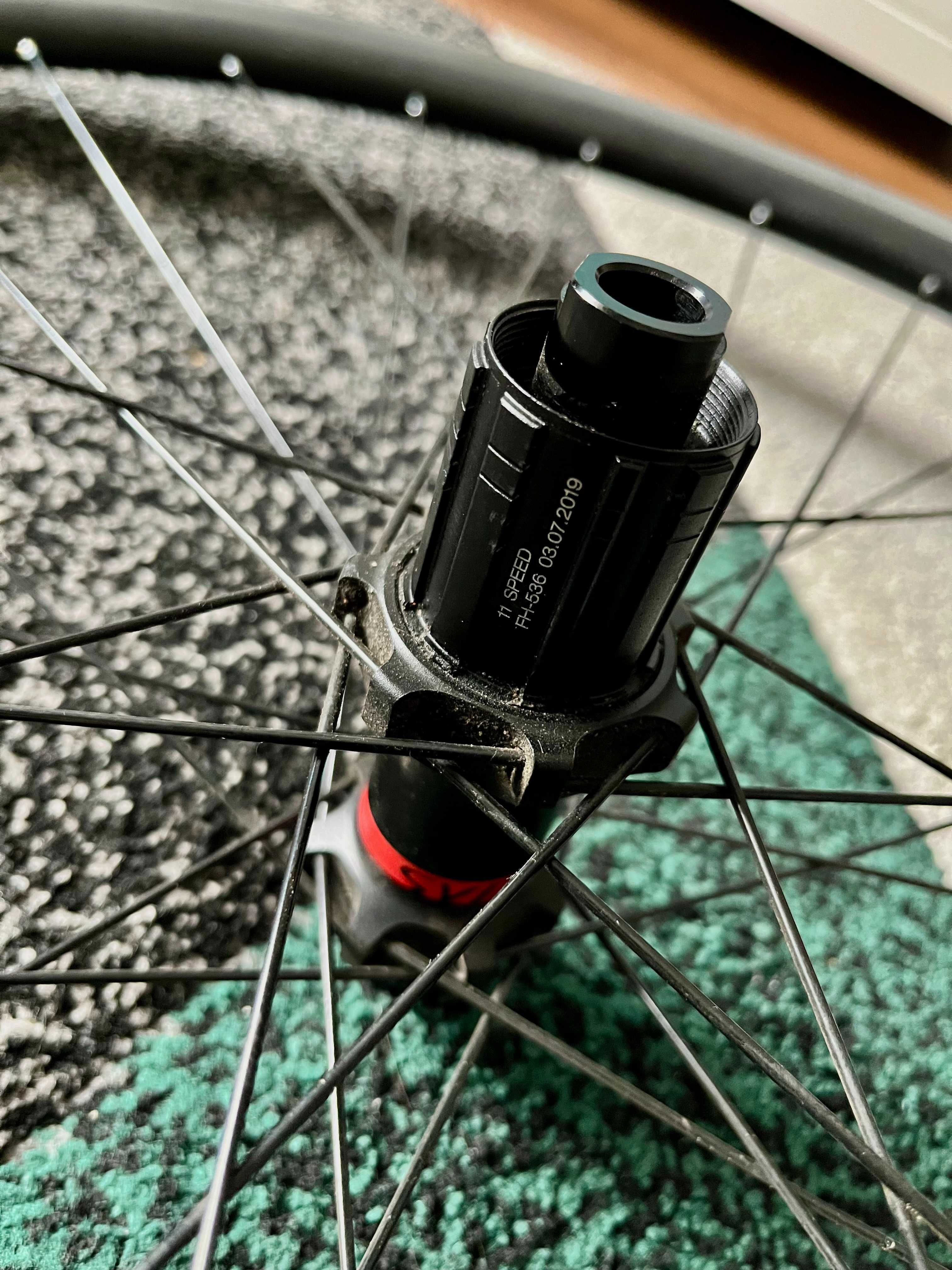 Koła SYNCROS RP 2.0 DISC 11s sztywna oś  szosa gravel