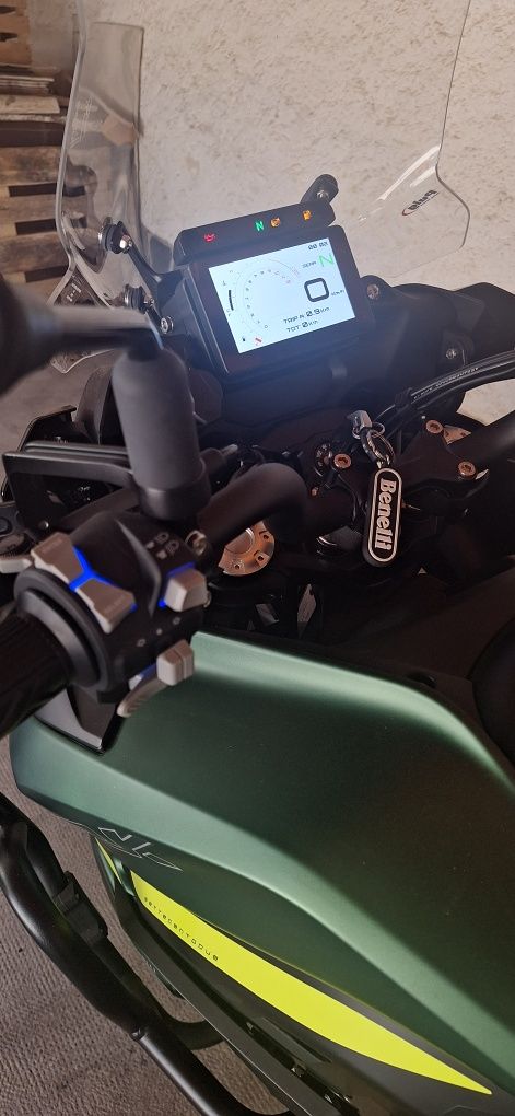 Benelli TRK 702X 35kw 0km