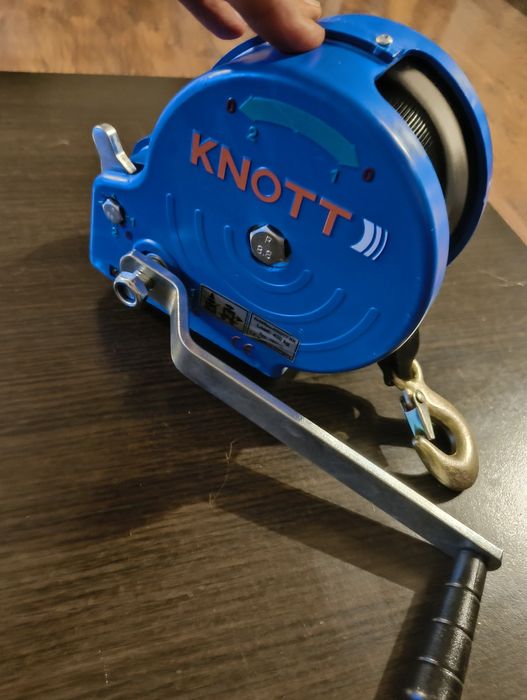 Wyciągarka Knott  komplet do montażu