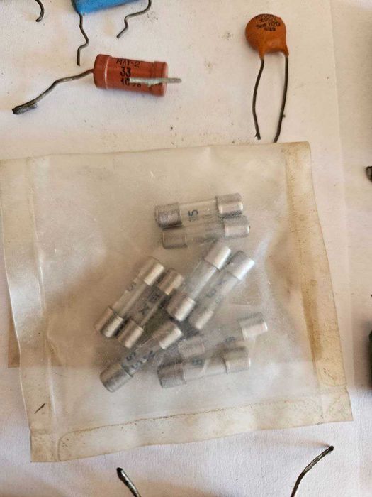 Радиодетали (диоды, транзисторы, лампы, резисторы, конденсаторы)