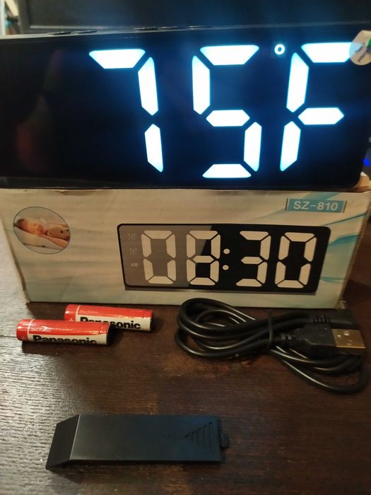 Nowoczesny  cyfrowy budzik led