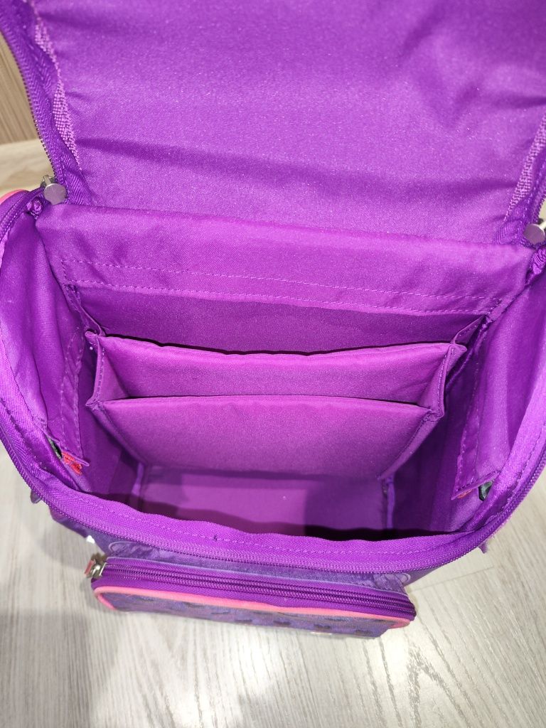 Каркасный школьный рюкзак с ортопедической спинкой, школьный портфель
