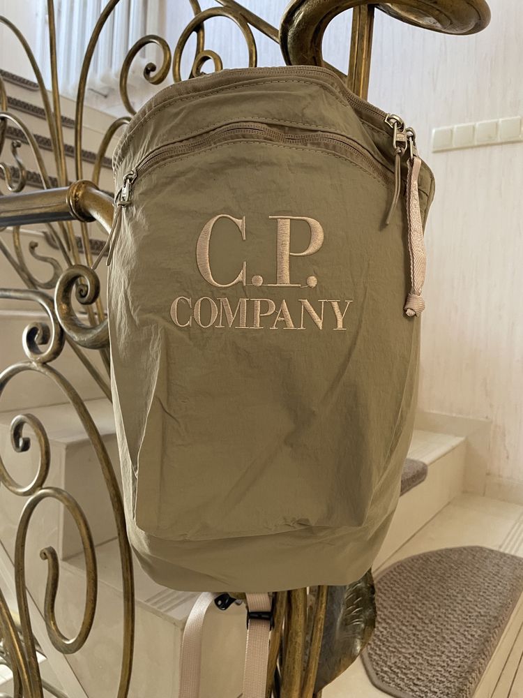 CP Company рюкзак з вишитим логотипом портфель сумка