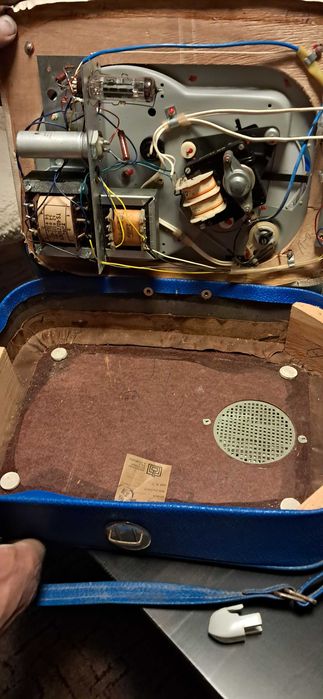 Vintage gramofon Fonica Bambino 2 WG-262 – przenośny, lampowy