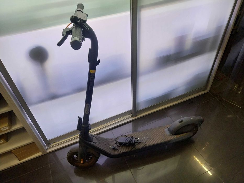 Hulajnoga elektryczna SEGWAY E2 PRO 350W 35KM 10" CZARNY