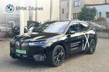 BMW iX 523KM! System domykania drzwi, Szklany dach panoramiczny Sky Lounge!