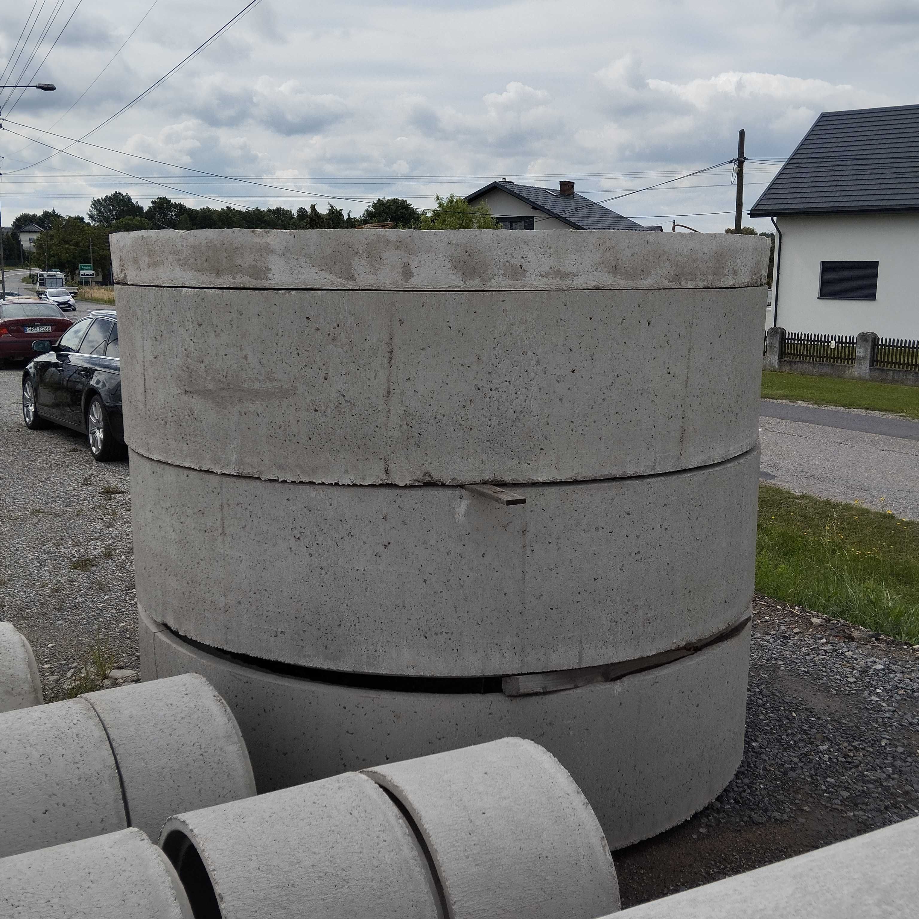 Wpusty Uliczne kręgi betonowe rury rura betonowa studnia szambo krąg