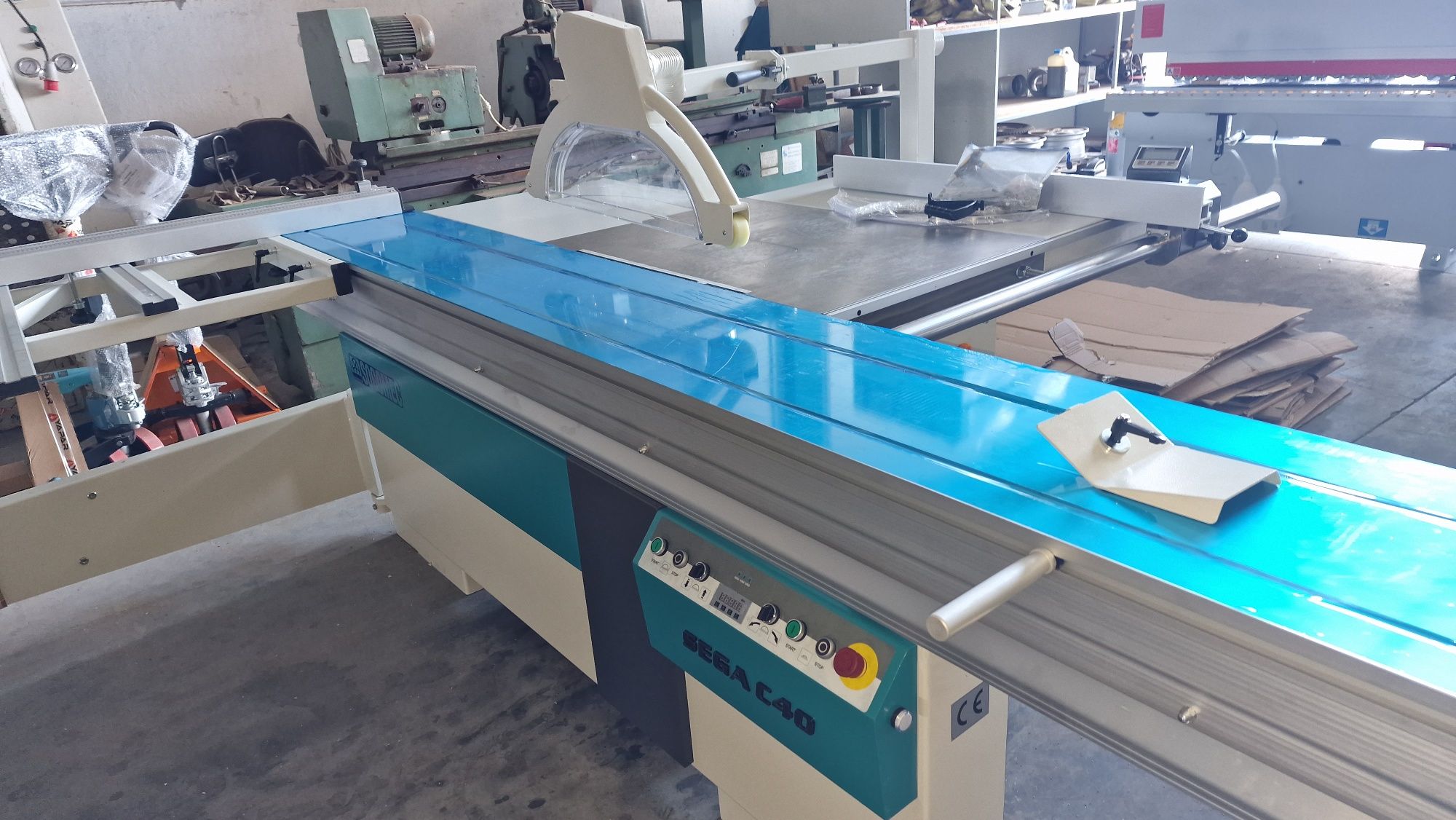 Esquadrejadora c40 E inclina automatica subida e descida eletrica