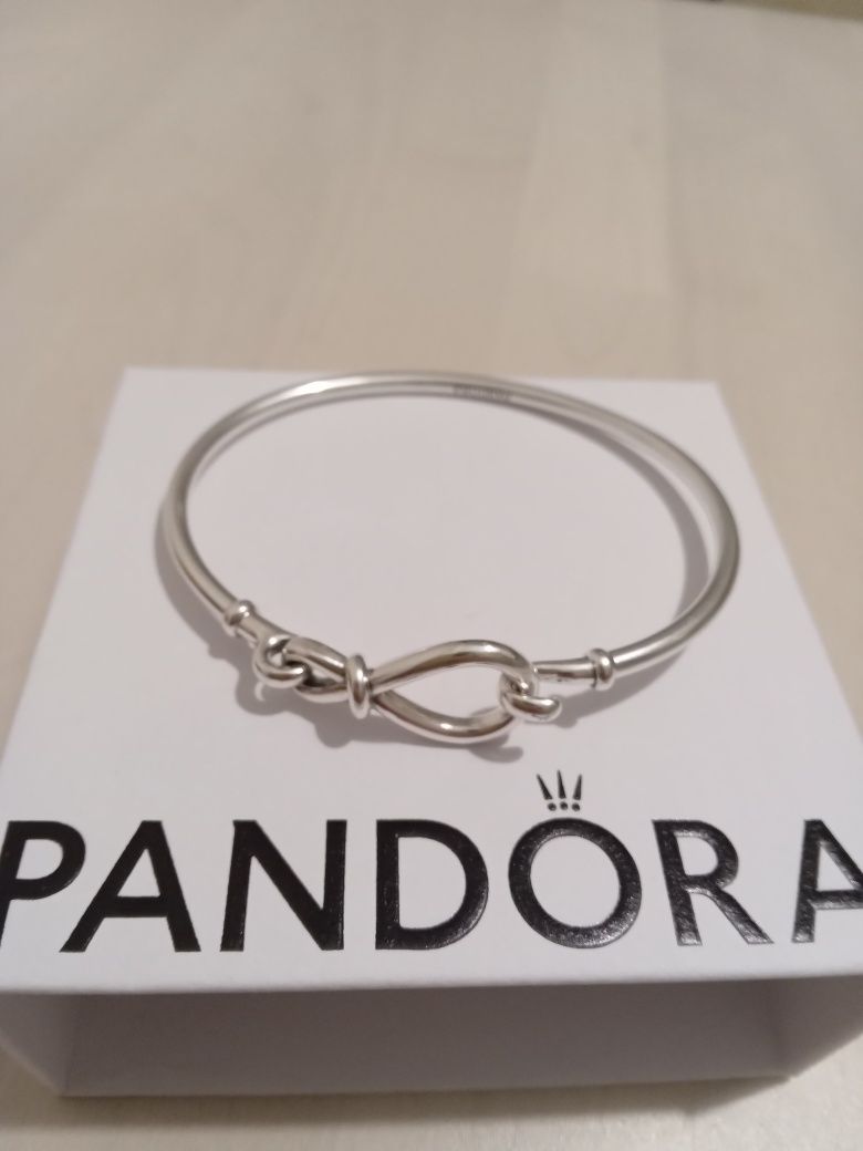 Pandora nowa bransoletka bangle  z węzłem nieskończoności r.19