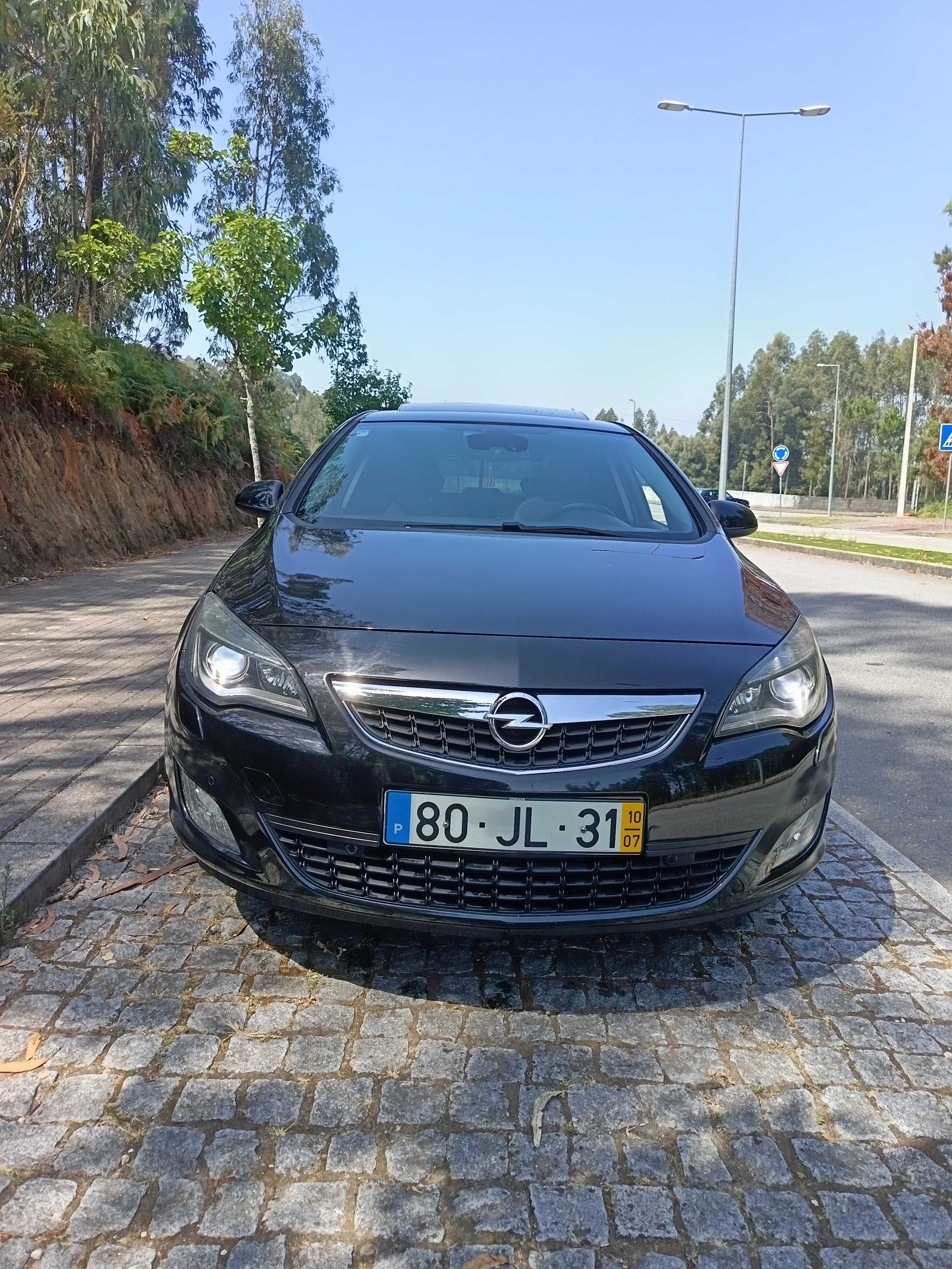 Opel Astra Cosmo Preto – Excelente Estado | Teto de Abrir |