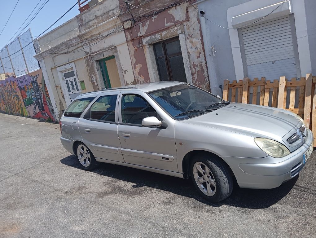 Carrinha do dia dia vendo no estado que se encontra