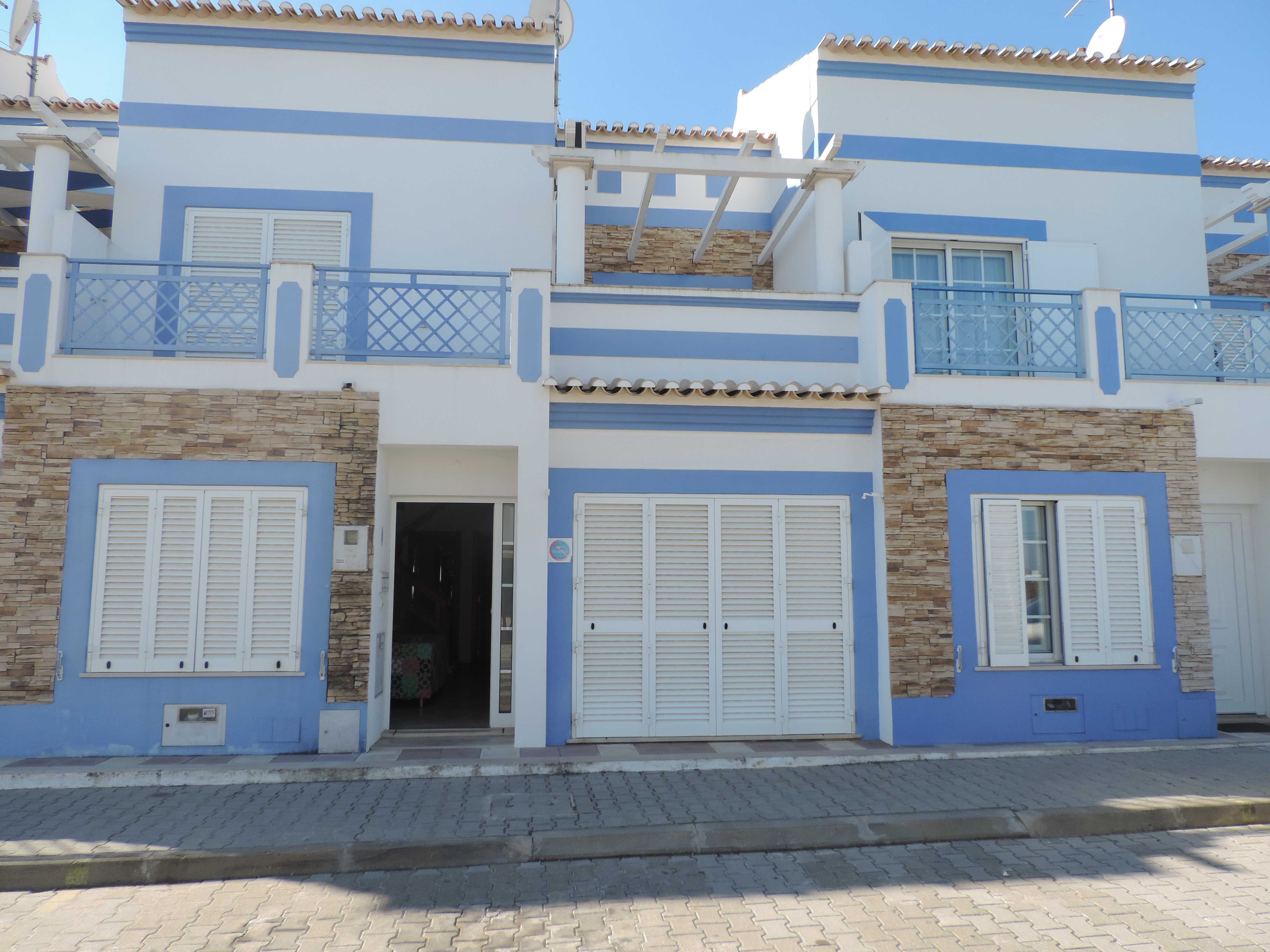 Moradia Manta Rota 800mt da praia TV cabo e fibra
