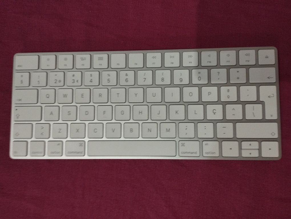 Magic Keyboard - Apple