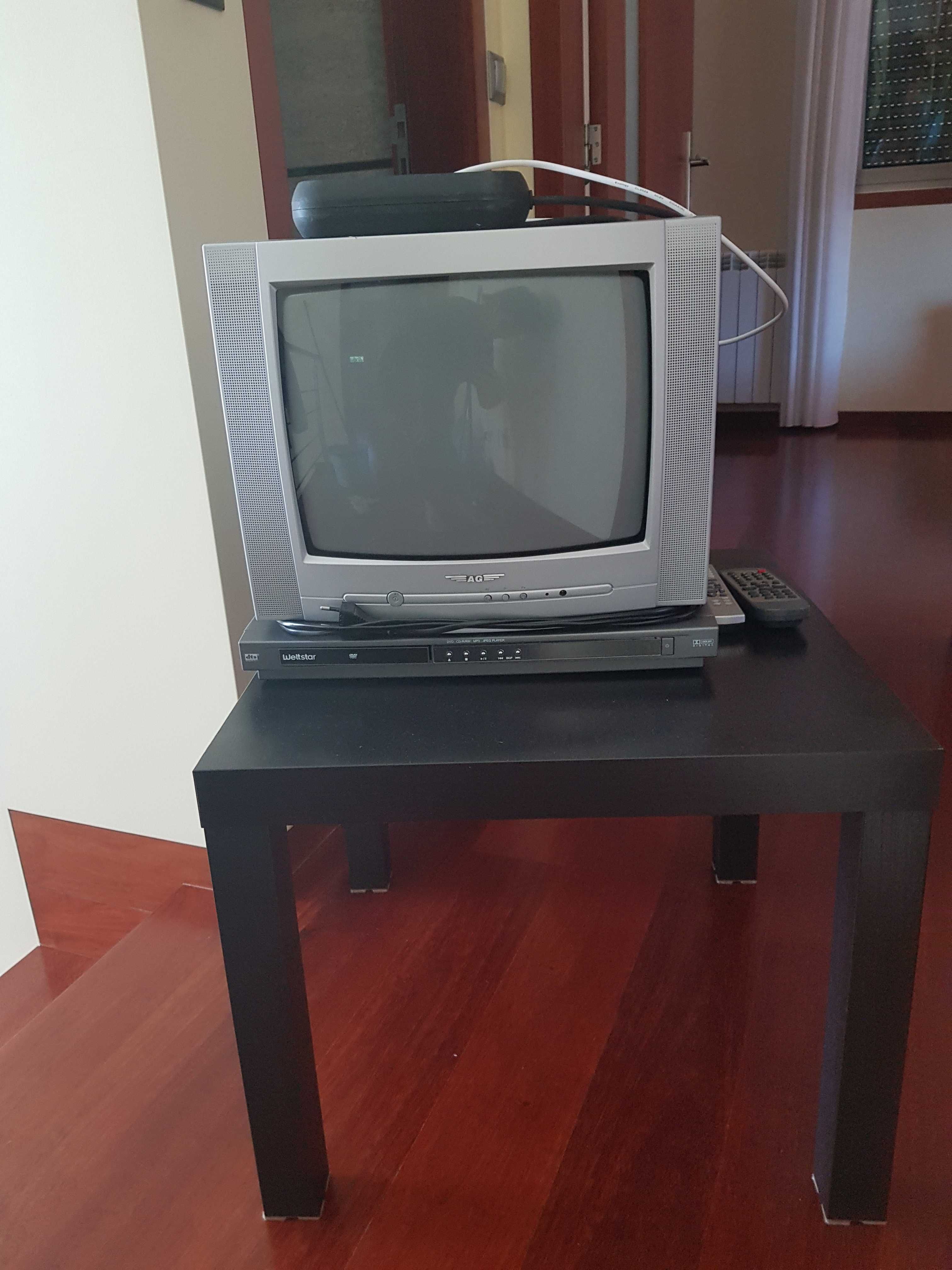 Televisão + DVD + mesa