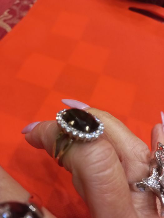 Oportunidade. Anéis em prata com contraste muito bonitos e diferentes.