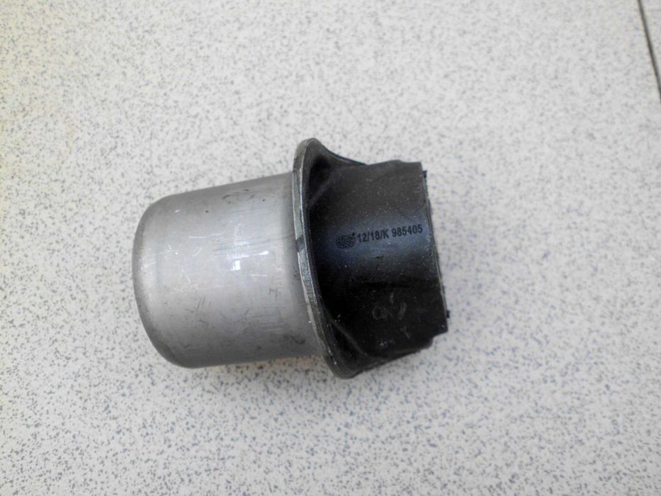 Сайлентблок балки Фольксваген Гольф VW GOLF 3 Сеат