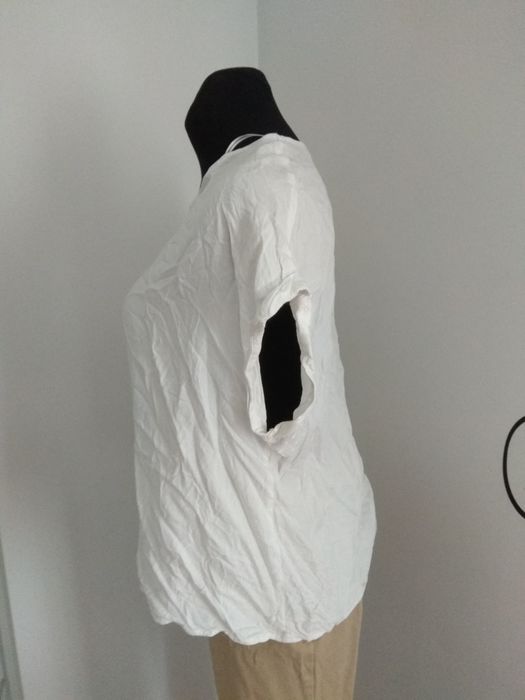 Bluzka damska zwiewna na lato dla puszystej biała Atmosphere L 44 46