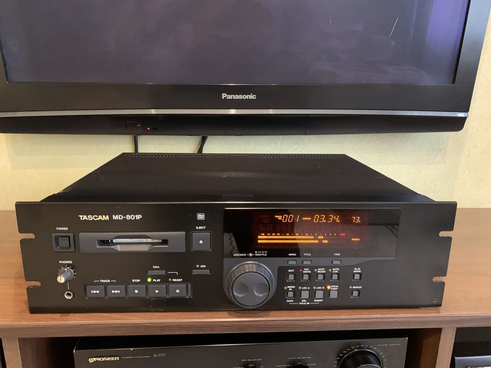 Програвач CD-міні диск Tascam MD-801P (тудійна)