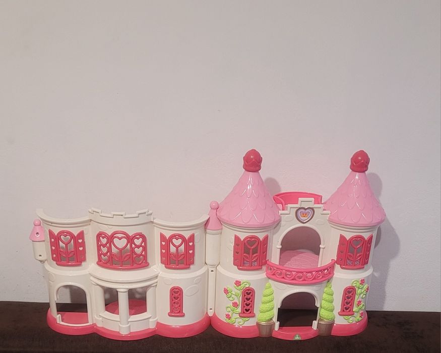 Pałac domek dla lalek
