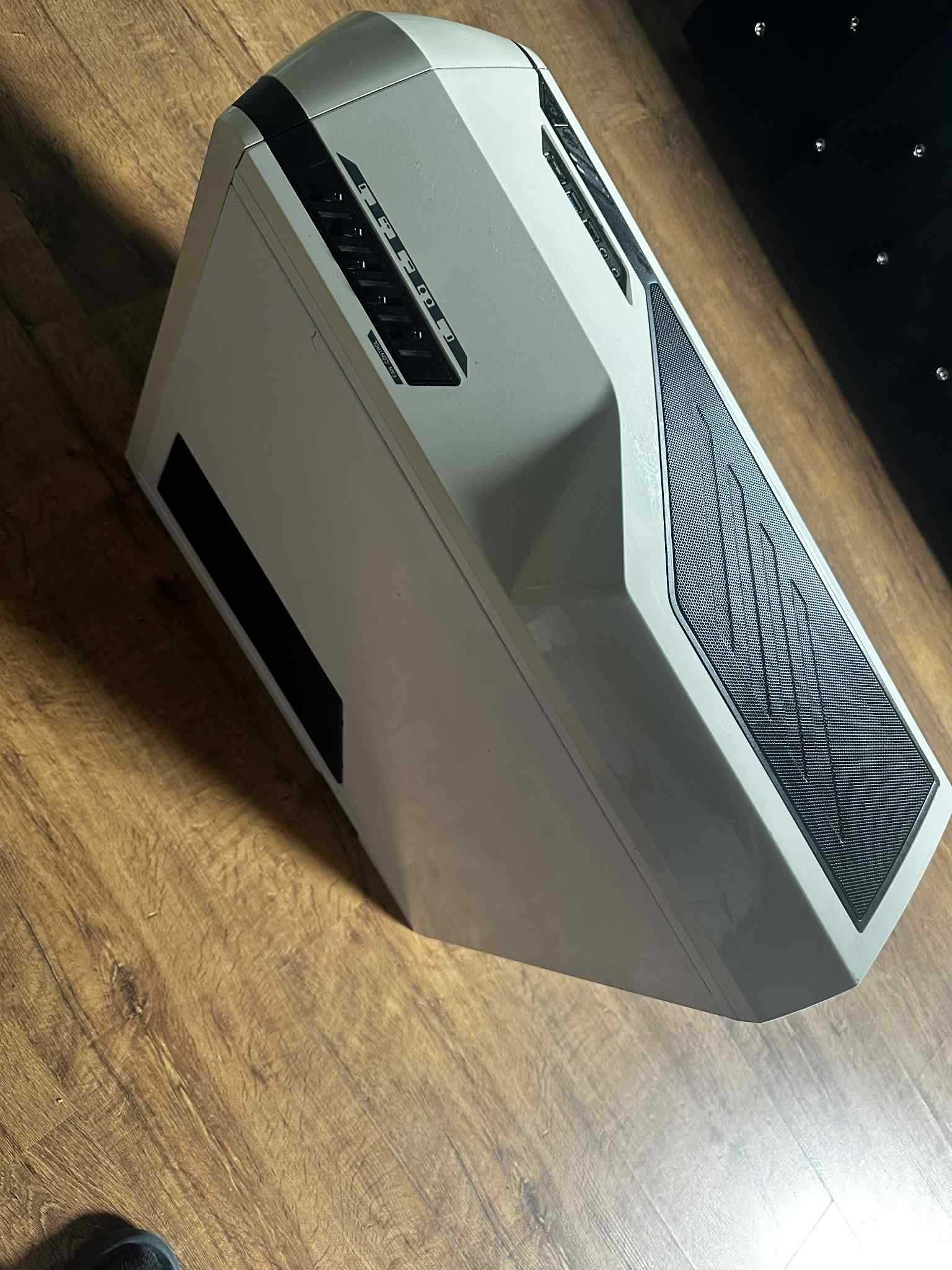 Komputer Stacjonarny / 16gb/4.00Ghz/GeForce GTX 970 (4GB)/2,3Tb