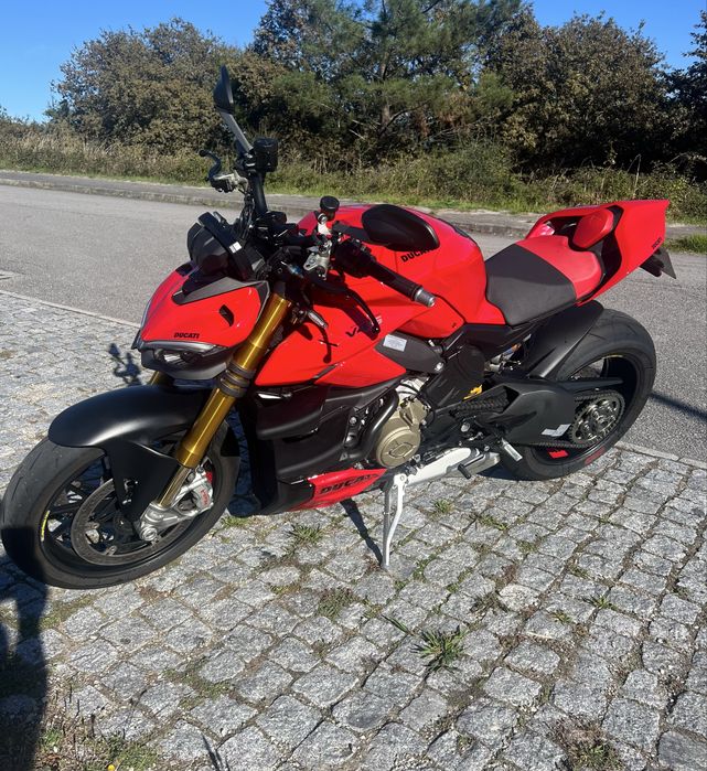 Ducati Streetfighter V4s Red 2023