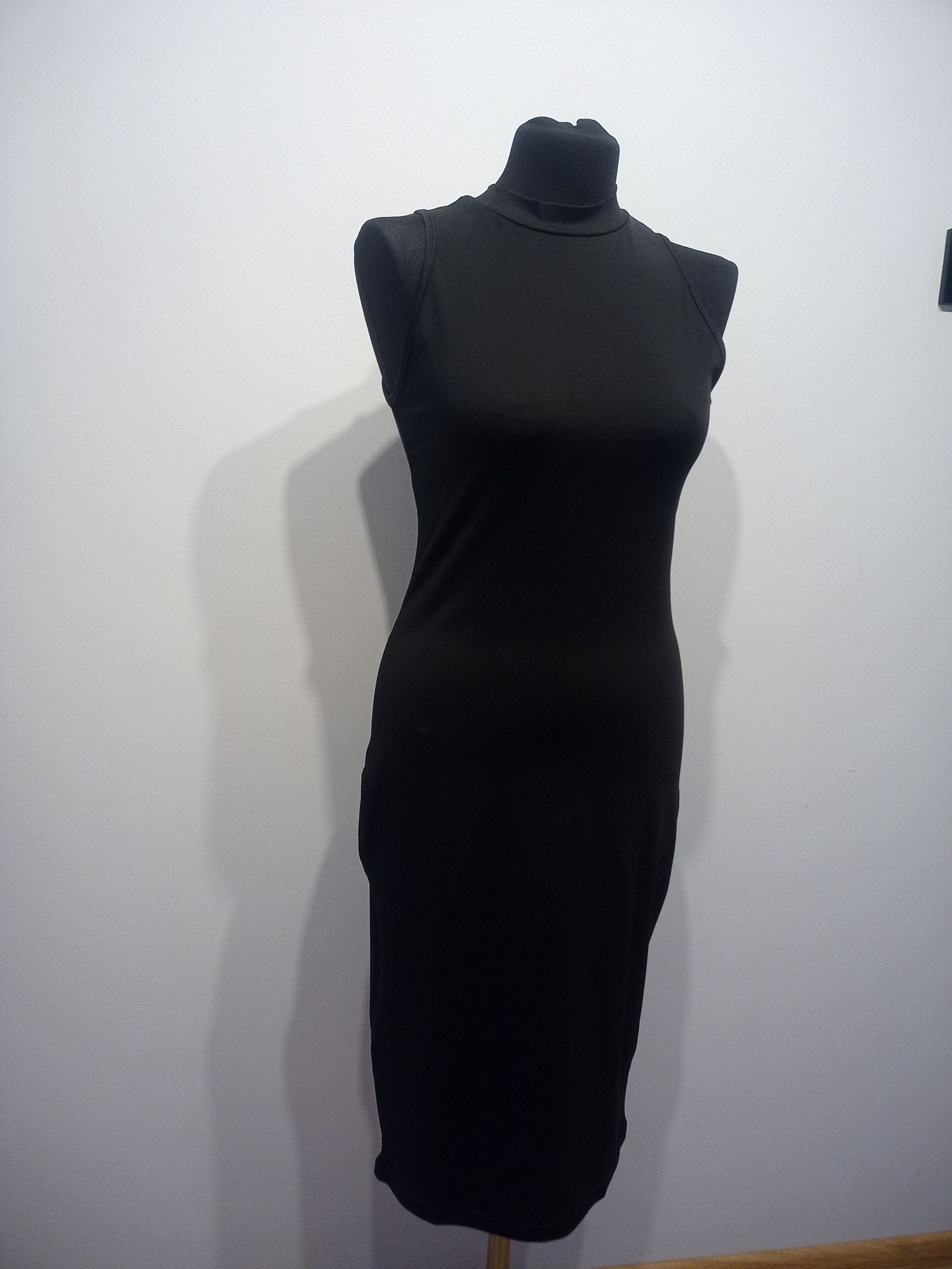 Piękna czarna sukienka rozmiar S Nowa