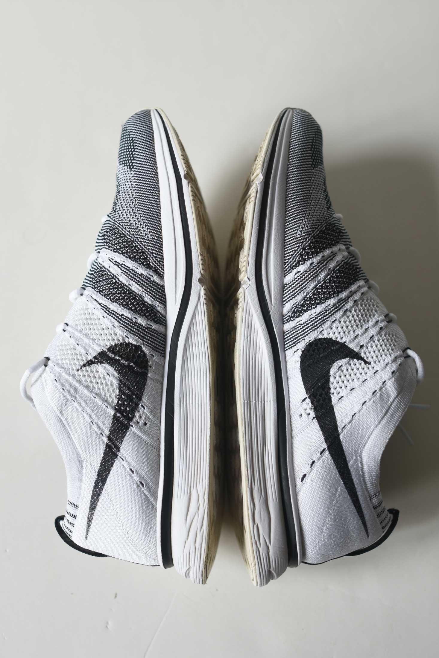 Nike Flyknit Trainer - buty 44 - white black racer