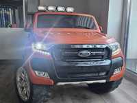 Ford Ranger 4x4 z tabletem dla dzieci